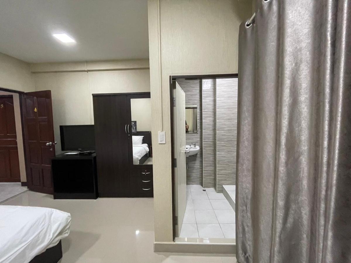 Hug Me Guesthouse Pattaya Exterior foto